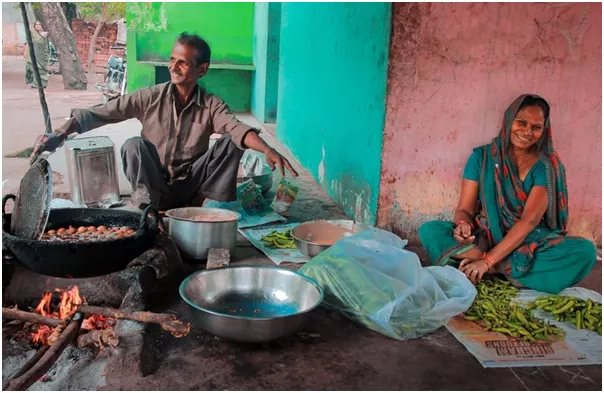 Anita and her husband run a vegetable stall and fast-food joint at the market in Alirajpur.