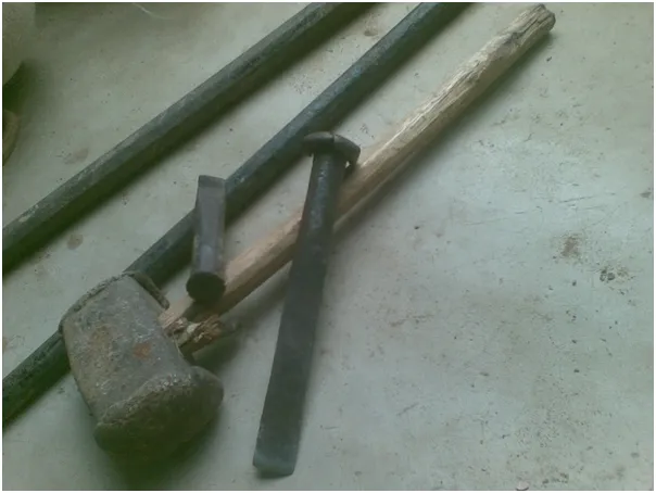 Dashrath Manjhi's hammer, chisel, and crowbars