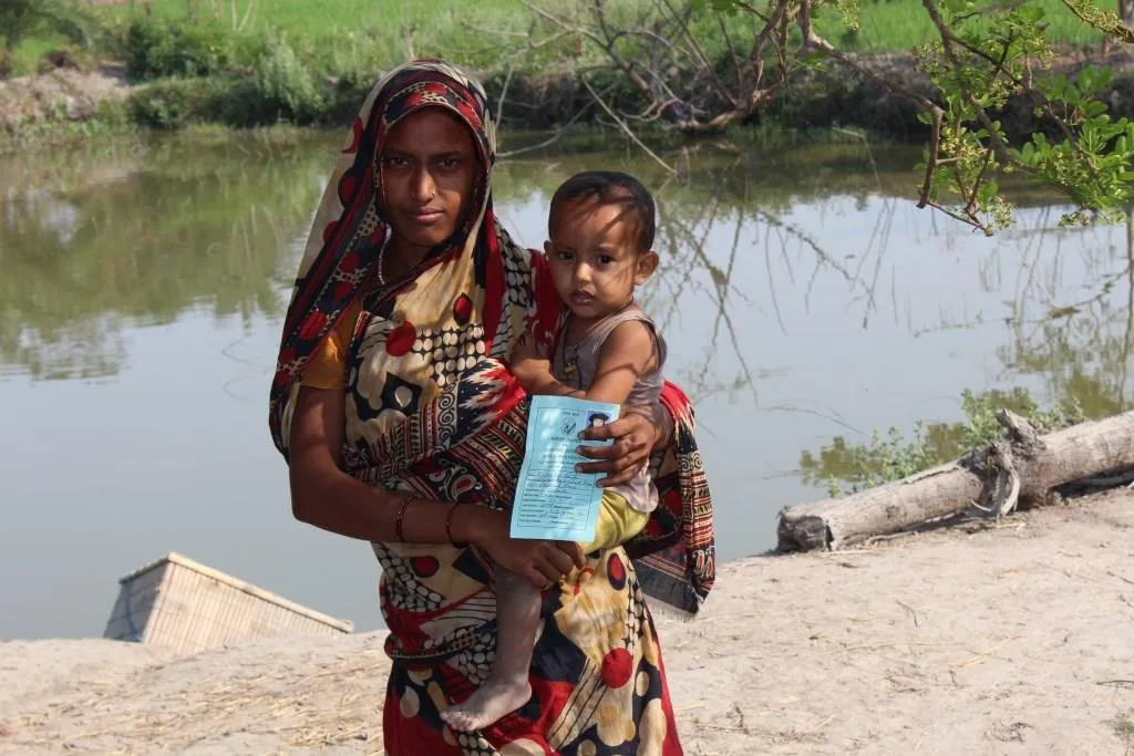 A Rang De borrower in West Bengal engaged in fish rearing.