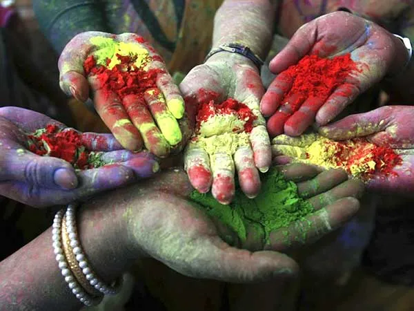 celebrating-holi