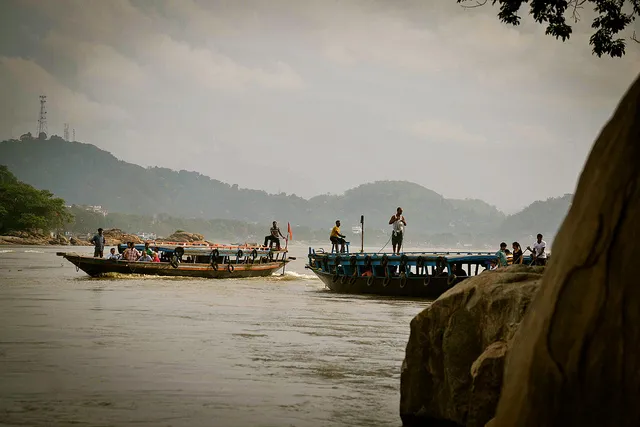 As a local proverb has it, 'Burha Luit Pagla Gosainor das, tak tustihle nohoy xarbanas' (Brahmaputra is a servant of Shiva. If he is kept satisfied, all disasters will be prevented); the most devastating of floods that create havoc in Assam each year has never been able to enter the Umananda temple premises. They say, if the Umananda is drowned some day, the whole of Guwahati will be under water.