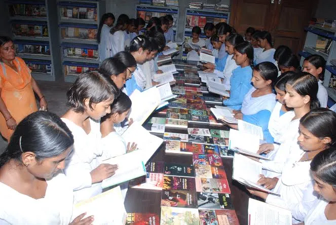 A women centric library has over 900 books.