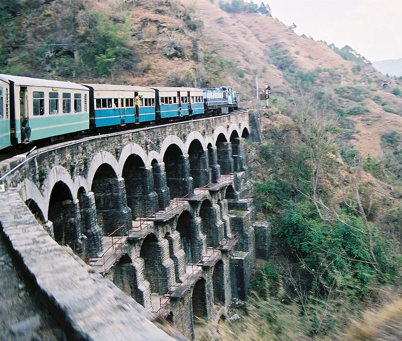 800px-KSR_Train_on_a_big_bridge_05-02-12_71