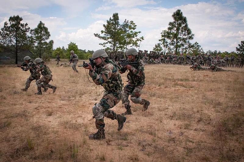 800px-Yudh_Abhyas_2013,_2nd_Batallion,_5th_Gurkha_Rifles