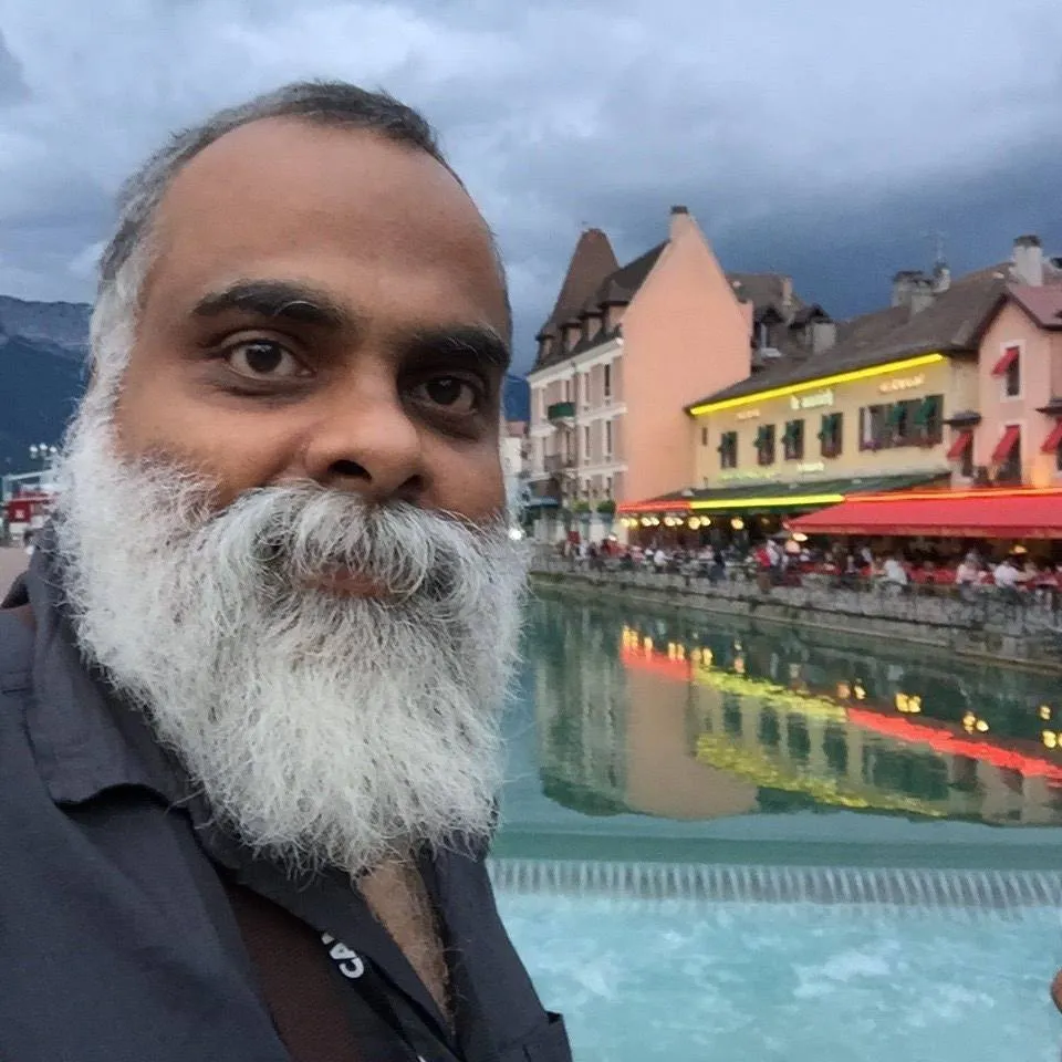 Suresh Eriyat, the man behind these out of the box ideas.