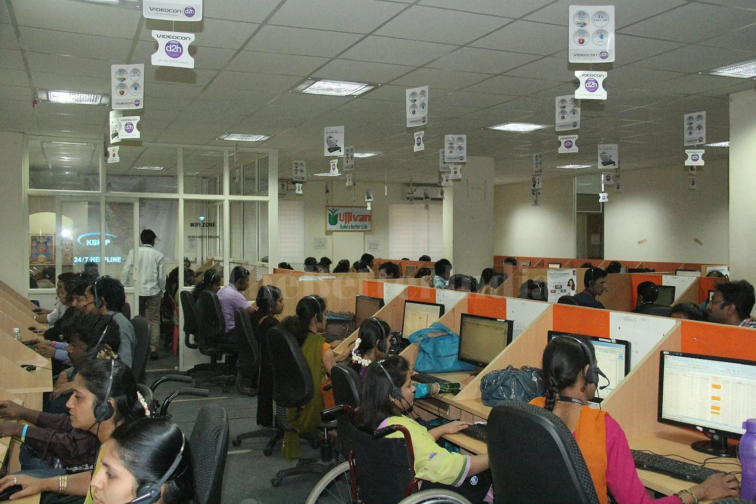 Voice Process Executives attending calls