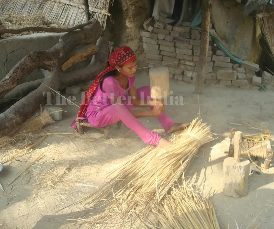 A girl spins the Moonj (jute) rope in her home at Mallahipurva in Rai Barielly district. (Credit: Anjali Singh\WFS)