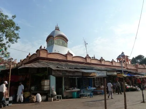 kalighat_temple_with_bazzar
