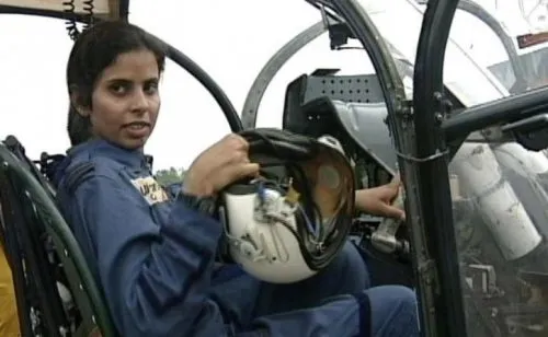 gunjan-iaf-woman_650x400_41469287813_1469528366_725x725