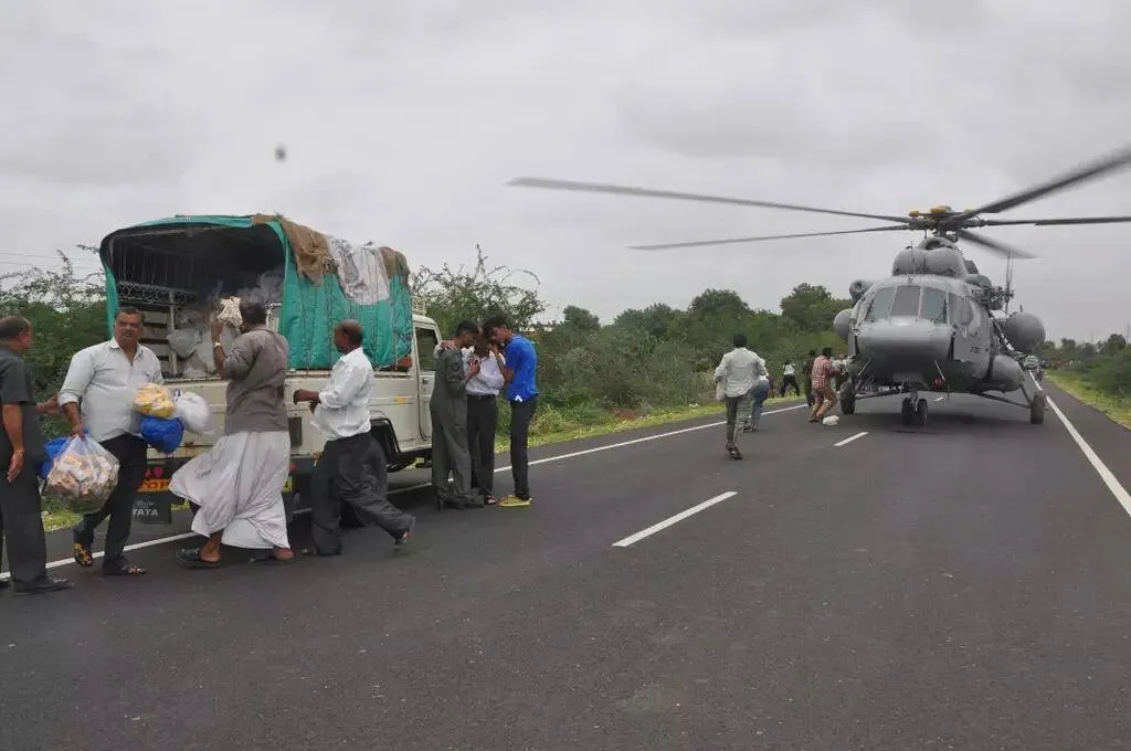 gujarat-floods-rescue-operations