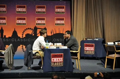 Magnus Carlsen versus Viswanathan Anand in an earlier tournament (Source: Wikimedia Commons)