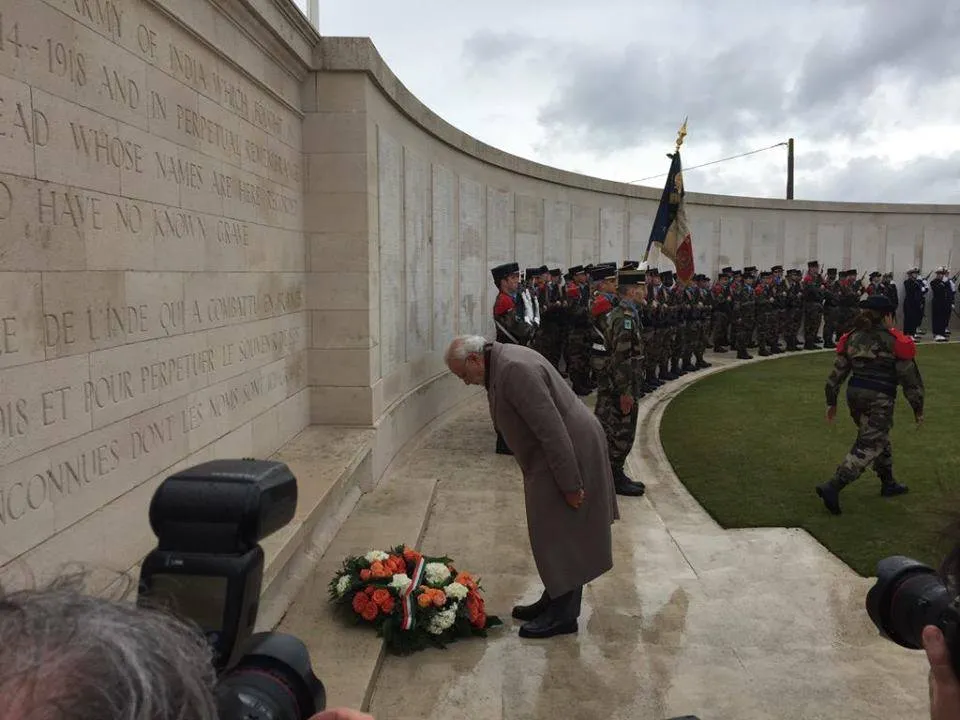 Prime Minister Narendra Modi pays homage to Indian soldiers martyred in World War I, Memorial, Neuve-Chappelle. (Source: Facebook)