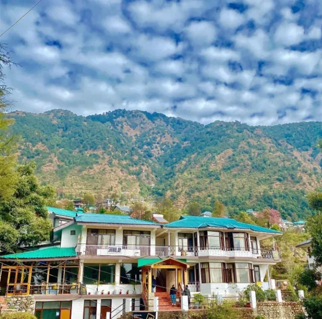 10 Best Budget-Friendly Hostels In Manali For That Backpacking Vacation