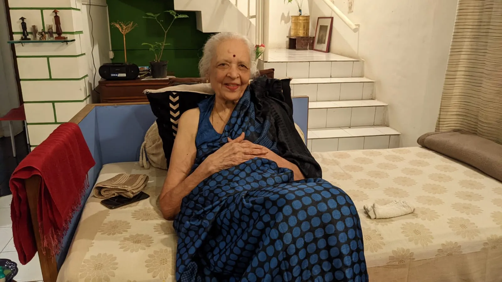 Entrepreneur at 88, Woman Whips up Hair Oil With 150-YO Recipe That Stops Hair Fall