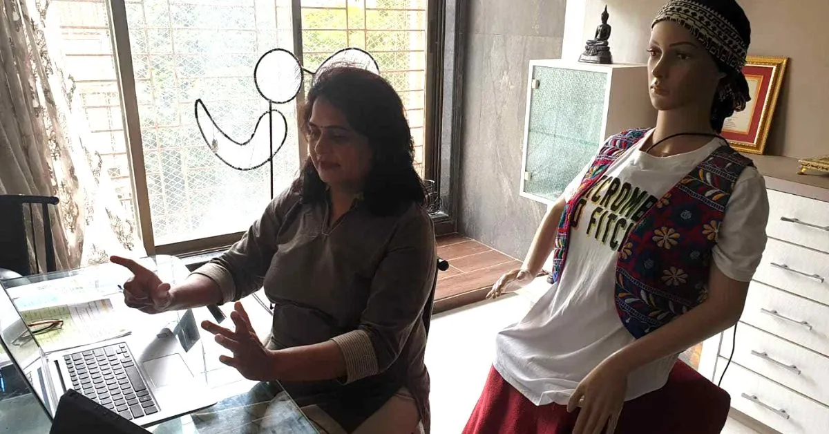 Teacher Puja used the mannequin with AI for virtual lectures during the pandemic<br />
