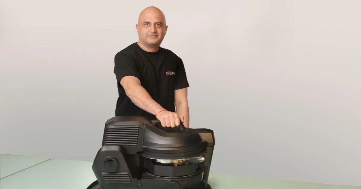 Sanandan with the device