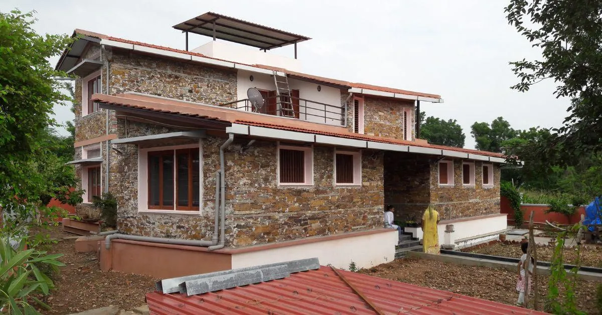 Stones were also the primary building material for the walls, while lime was used for plastering, masonry, and the roof.