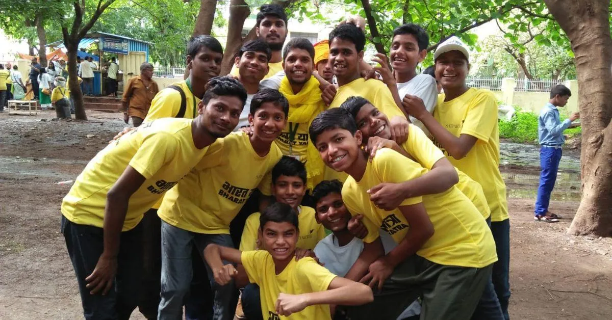 Amar Lal with the children from the ashram