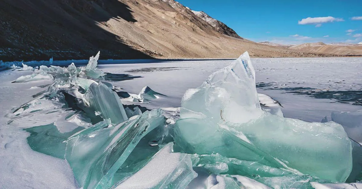Lake Moriri or Mountain Lake is located in the Changthang region of Ladakh. 
