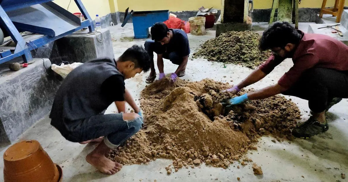 Preparing substrate for vermicomposting 