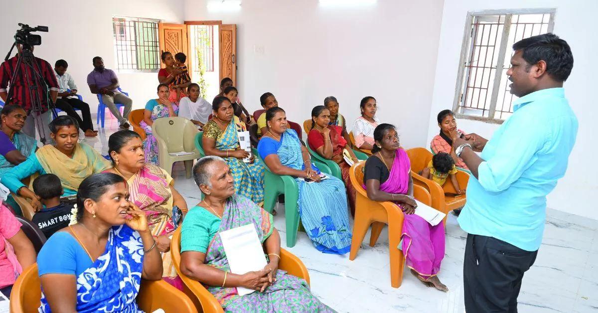 The training aimed to help women artisans increase their understanding and skills to effectively utilize digital devices.