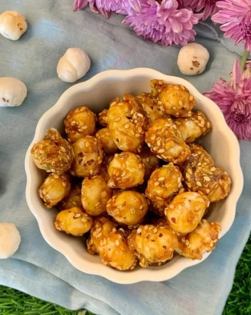 Gur til makhana is a delicious snack glazed with caramel 