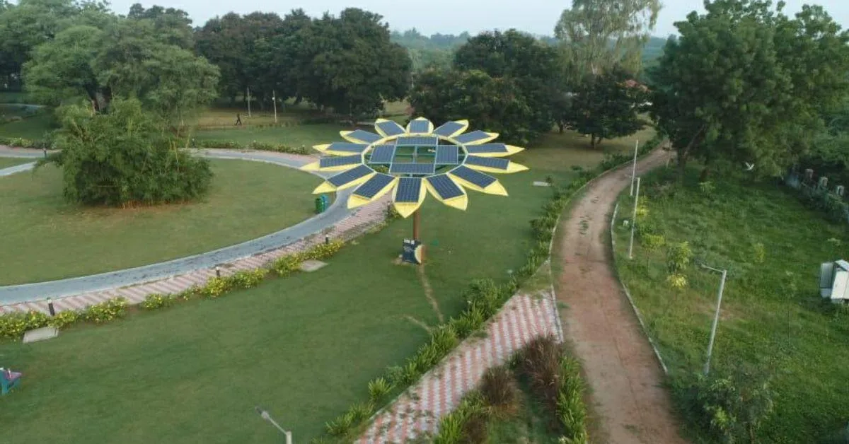 A solar tree with a capacity of 20 kilowatts can power six Indian homes in a day.