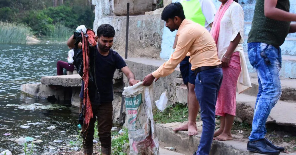 citizens of UP involved in lake cleanup