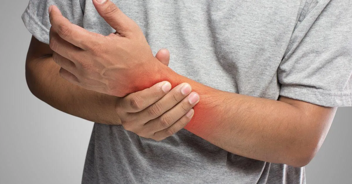 a person with hand pain