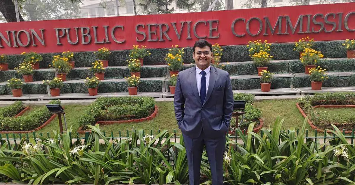 At 22, Smit Panchal became an IAS officer.