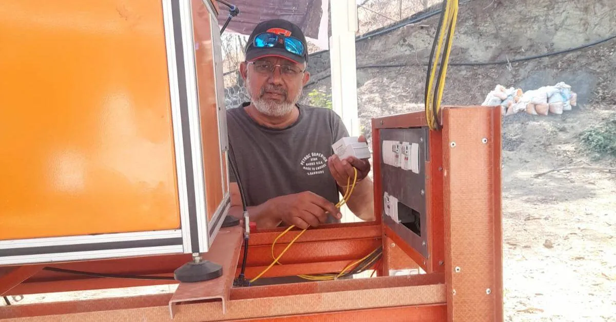 Suneet advocates for off-grid systems with energy storage.