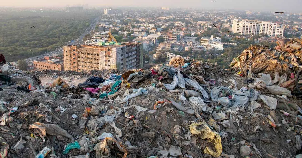 With waste piling up the landfills in India are are choked to capacity 