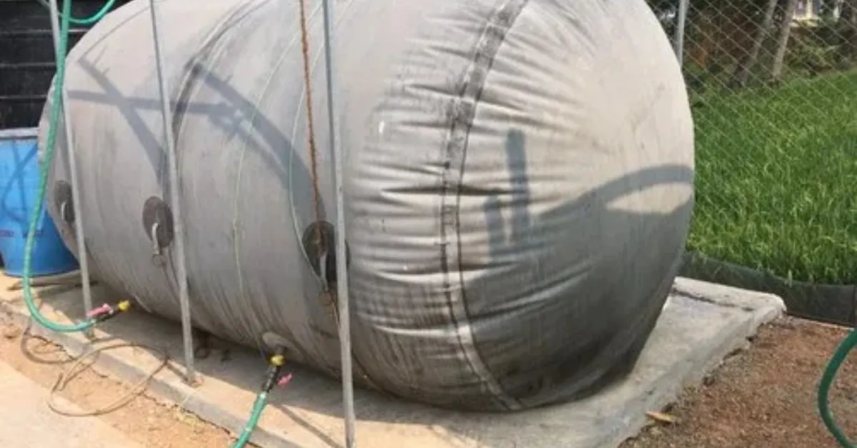 A floating bag digester is ideal for beginners.