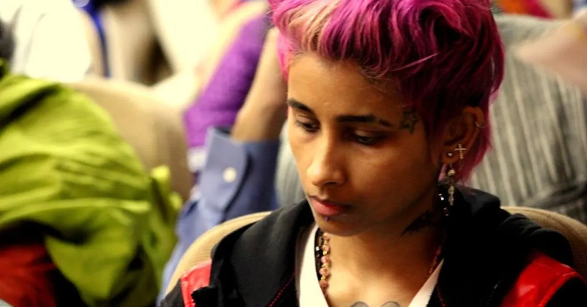 “The combination of being the artist, being a writer and having Schizophrenia was deadly for me, because all of them required me to be alone… So I wanted to connect.” – Reshma