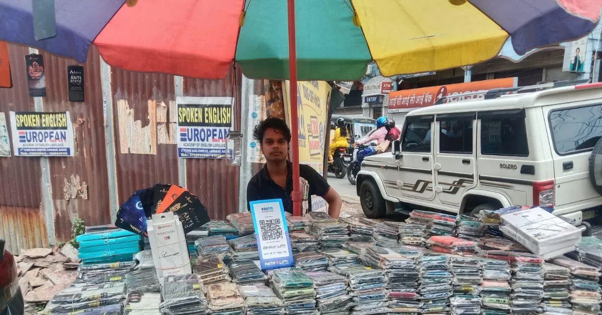 By selling mobile phone covers, Rohit managed to finance his studies on his own.