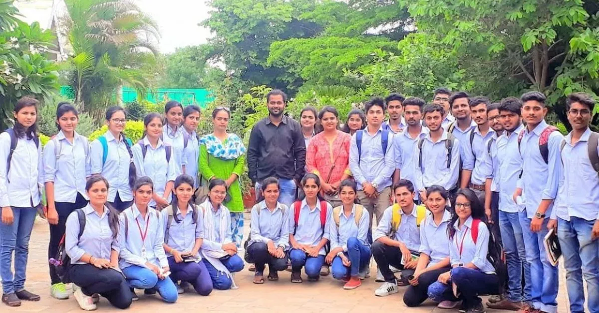Vikrant trains horticulture students through agro-tourism initiatives. 