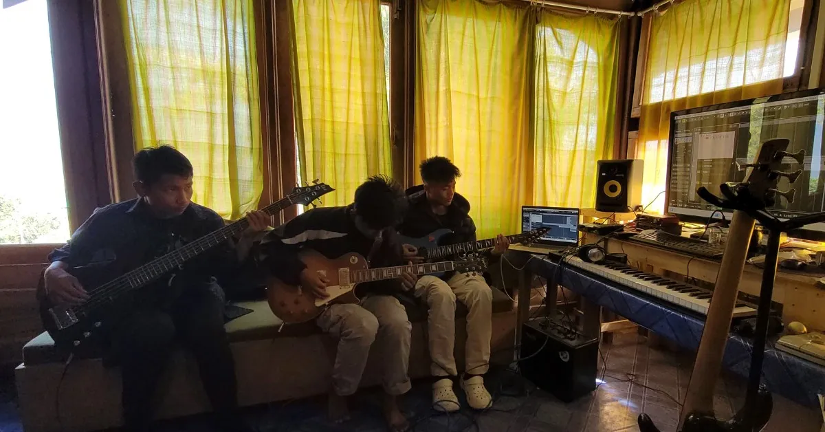 Before they graduate, seniors pass on a message through their first rock song: Stay strong, and keep the music alive.