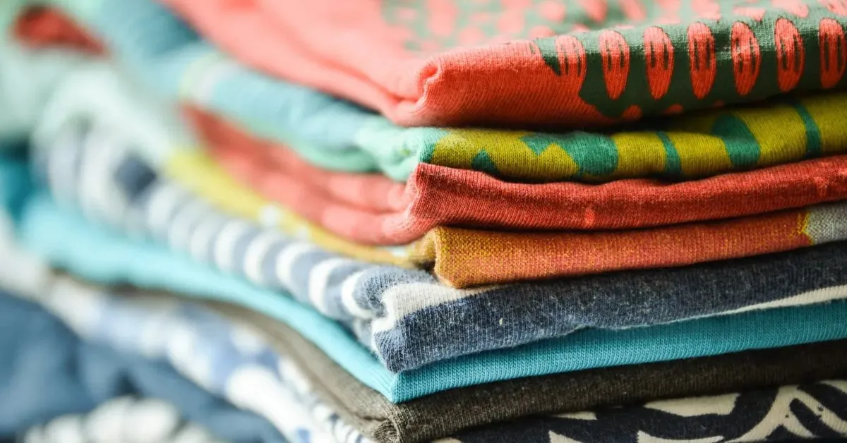 You can teach your kids to make reusable bags from old t-shirts at home; Picture source: HuffPost