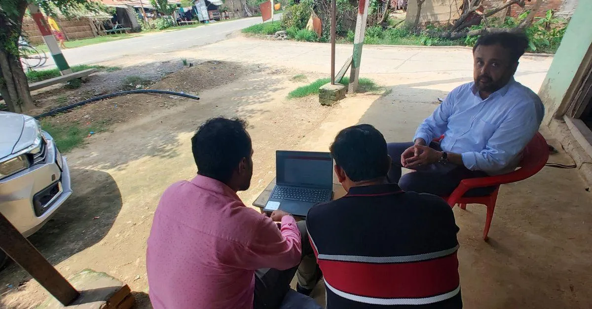 At every step in the process, the associates part of DD Solar Solutions' network work with the people in the villages to implement the technology 