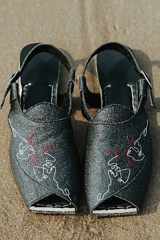 Sole Stories provides vegan shoes that are sustainable and ethically made 
