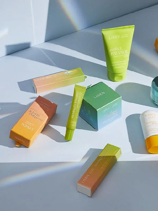 Lisen’s Moving Forward has aloe and the brand’s patent phyto oligo, for instant hydration. 