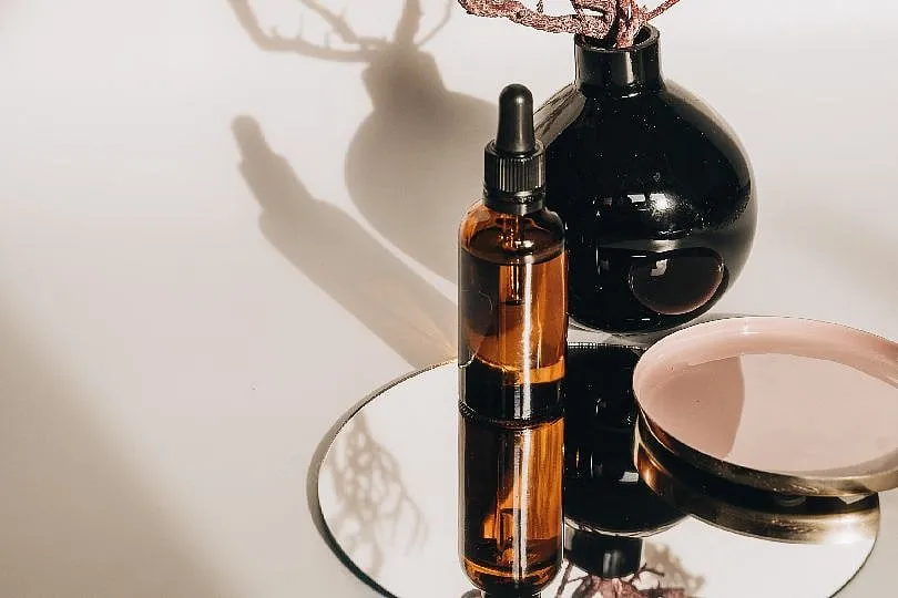 The ones that you’ll find lining drugstore aisles now have been distilled from the roots, seeds and leaves of a plant to create a highly concentrated extract. Image: Pexels 