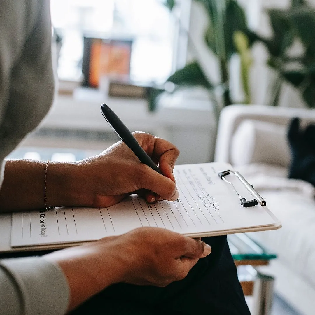 Psychotherapists engage with licensed therapy professionals involving art, play, movement, yoga and music to custom-create  sessions. Image: Pexels 