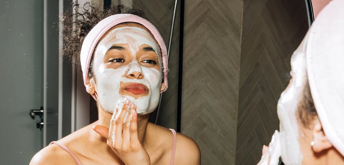 Switch a sheet mask for a bouncy sleep mask with humectants and calming ingredients to ensure that you’re sealing in all the moisture. Image: Pexels 