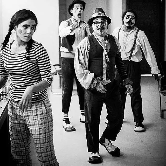 Mansi Multani with Vinay Pathak in Rajat Kapoor's 'Hamlet the Clown Prince.' Image: Instagram.com/mansimultani 