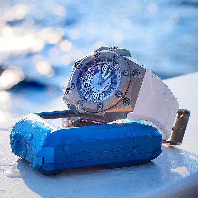 Linde WerdelinThis is a Danish brand, but its watches are Swiss-made–and of excellent quality. It has been quietly putting out fine timepieces for 20 years, and is known for its innovative approach to horology. It believes in direct selling, and was the first brand to offer an in-house vintage service. A standout model is its Oktopus Nord, which is a diving watch with a titanium case and a lovely fumé dial, apparently inspired by the waters of the North Sea. It’s a two-layer dial, and has Luminova-filled stainless steel hands for visibility in the dark as well as under water. A great pick if you want a dive watch that isn’t from the ‘usual’ brands. 