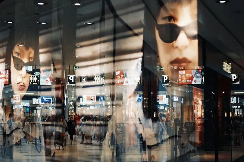 The future of retail lies in the acceptance that the two will co-exist and even complement each other. Image: Pexels 