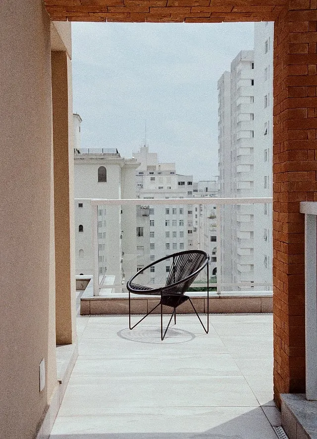 From maximising the benefit of light and ventilation, vastu has boldly seeped into elaborately rearranging layouts of already built apartments and homes. Image: Pexels 