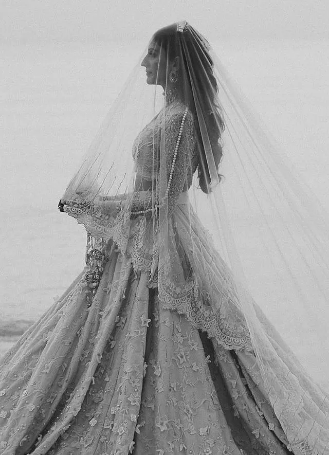 Kaabia Grewal’s wedding look was accented with a long veil that she donned over her head instead of a dupatta 