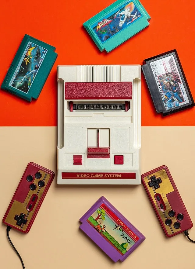 Retro gaming has been so popular that Sony, Nintendo, Atari and their ilk started manufacturing modern editions of their greatest ’80s and ’90s consoles, circa 2018. Image: Pexels 